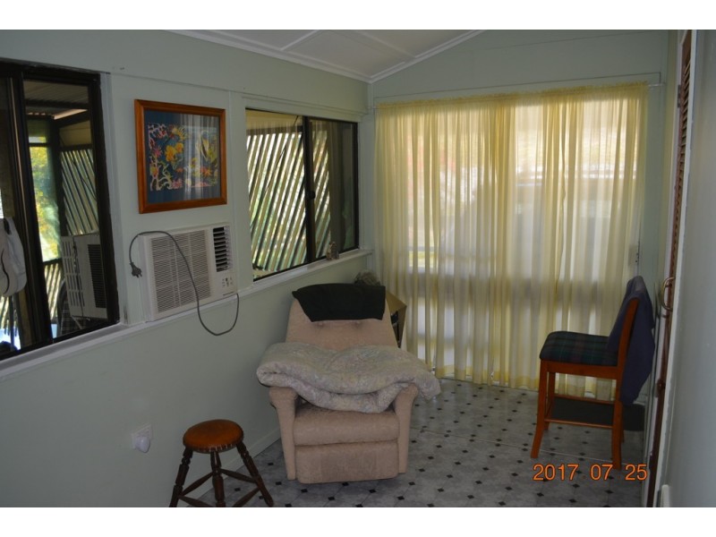 1 Main Street, Hivesville QLD 4612