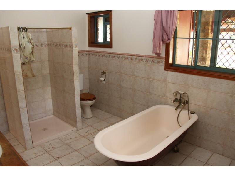 2 JONELLE STREET, Taabinga QLD 4610