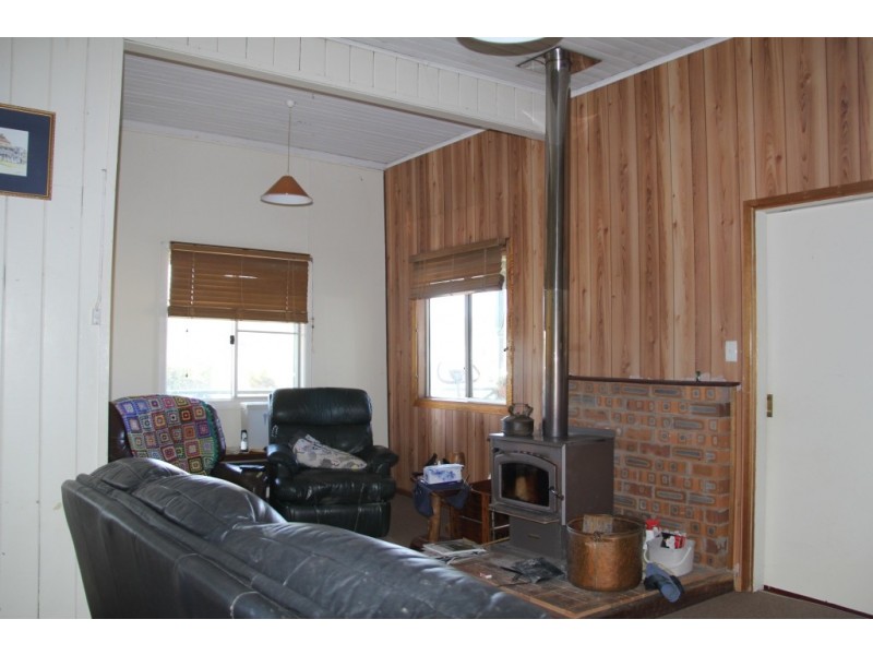 322 Mcauliffes, Kingaroy QLD 4610