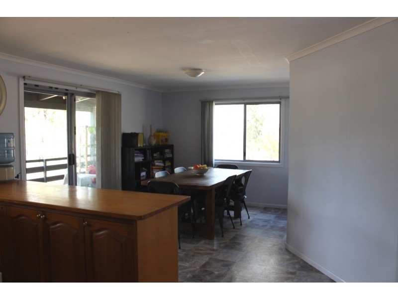 77 Carbeen Crescent, Nanango QLD 4615