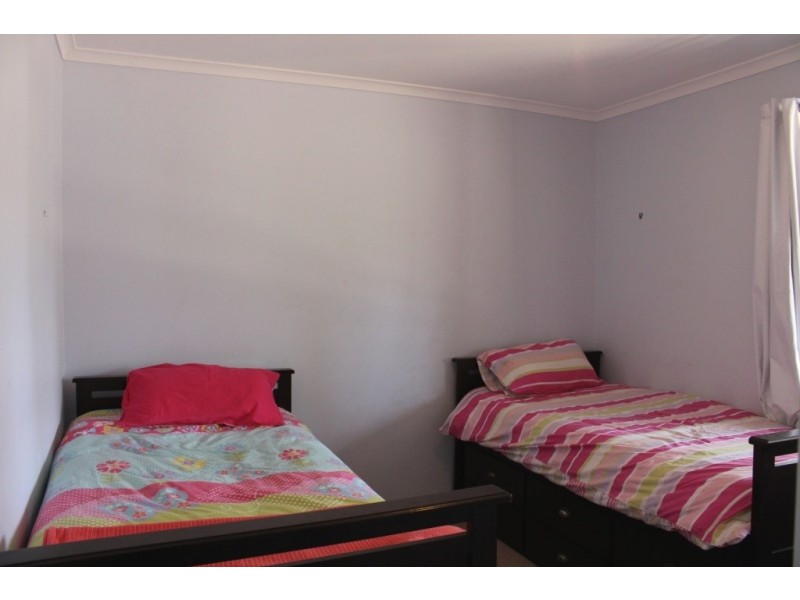 77 Carbeen Crescent, Nanango QLD 4615