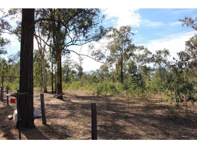 77 Carbeen Crescent, Nanango QLD 4615
