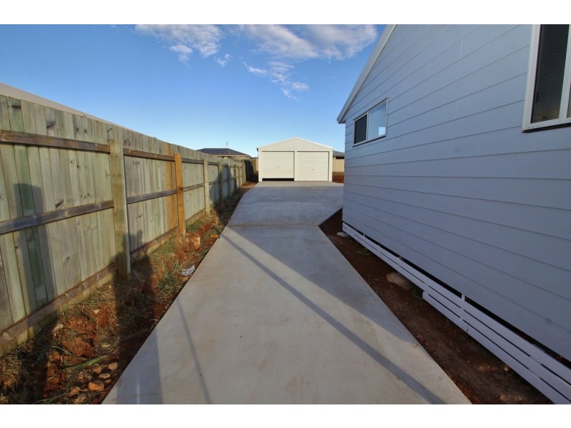 43 BUCKINGHAM STREET, Kingaroy QLD 4610