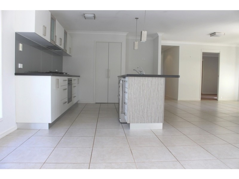 6 Bernard Crescent, Kingaroy QLD 4610