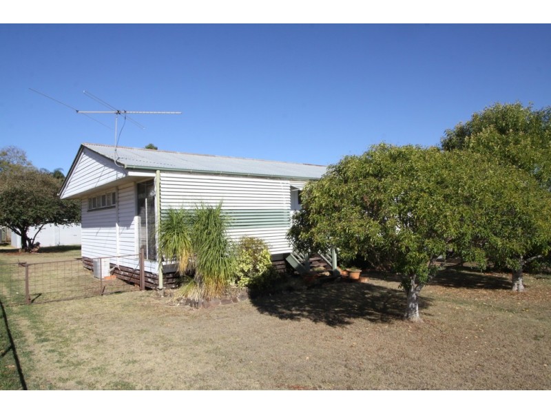 2 MURPHY STREET, Kingaroy QLD 4610
