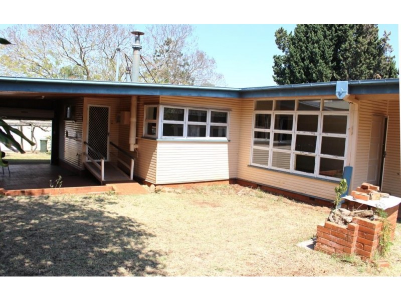 27 Macdiarmid street, Kingaroy QLD 4610