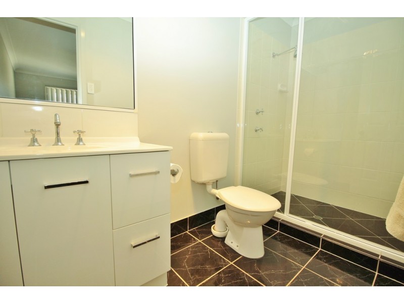 1/32-34 James Street, Kingaroy QLD 4610