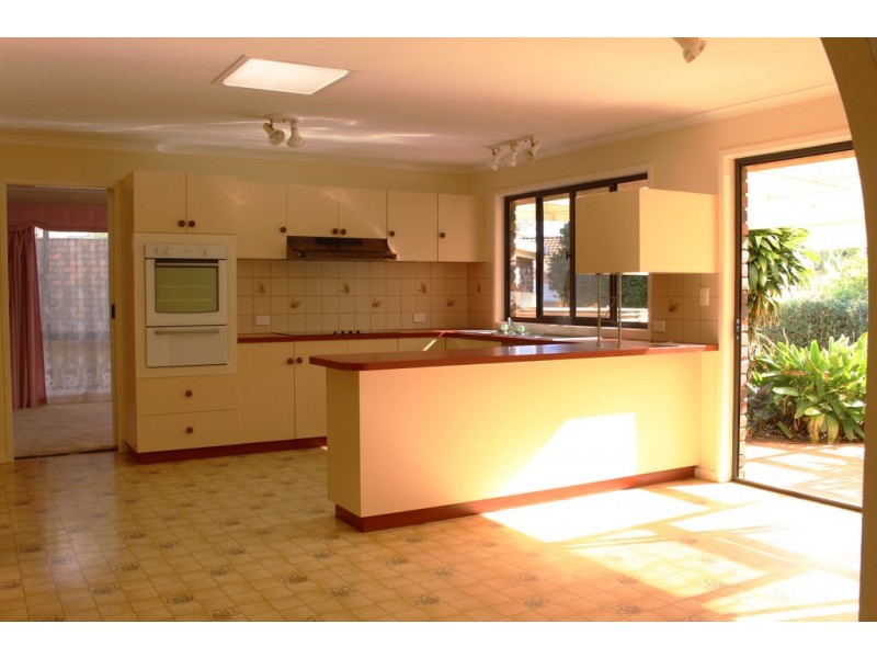 6 Cowie Drive, Kingaroy QLD 4610