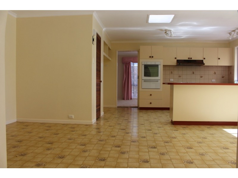 6 Cowie Drive, Kingaroy QLD 4610