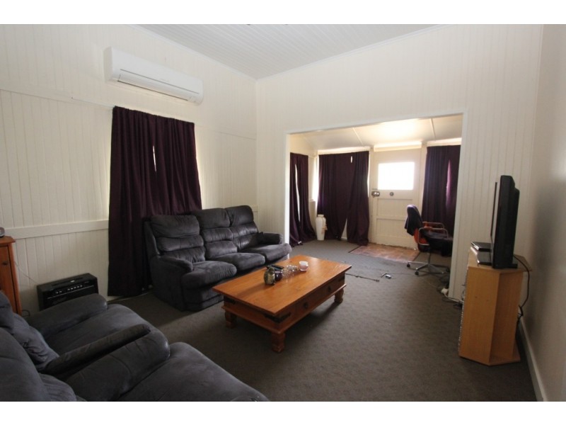 1 Reen St, Kingaroy QLD 4610