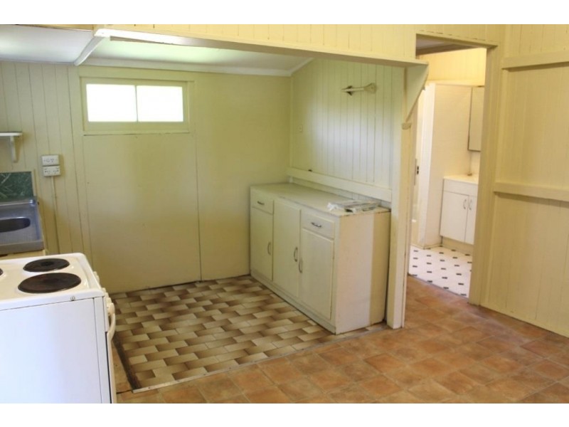 15 Wills Street, Nanango QLD 4615