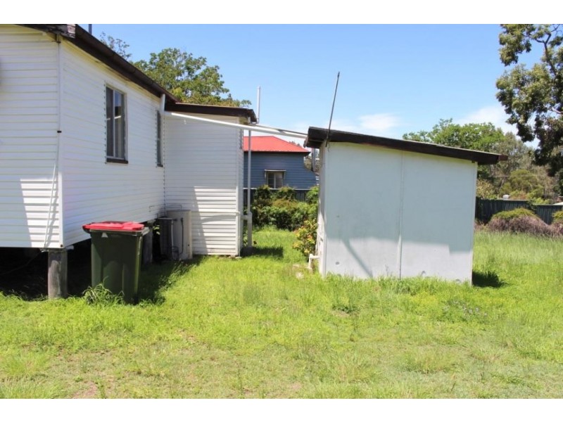 15 Wills Street, Nanango QLD 4615