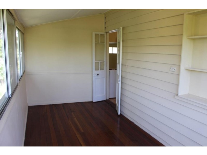 15 Wills Street, Nanango QLD 4615