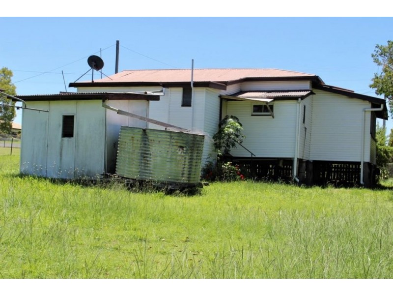 15 Wills Street, Nanango QLD 4615