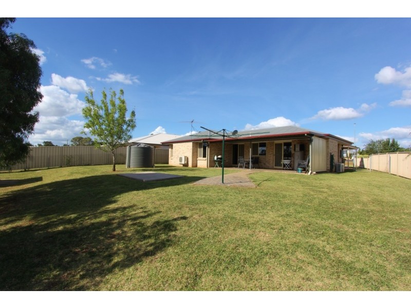 82 Windsor Circle, Kingaroy QLD 4610