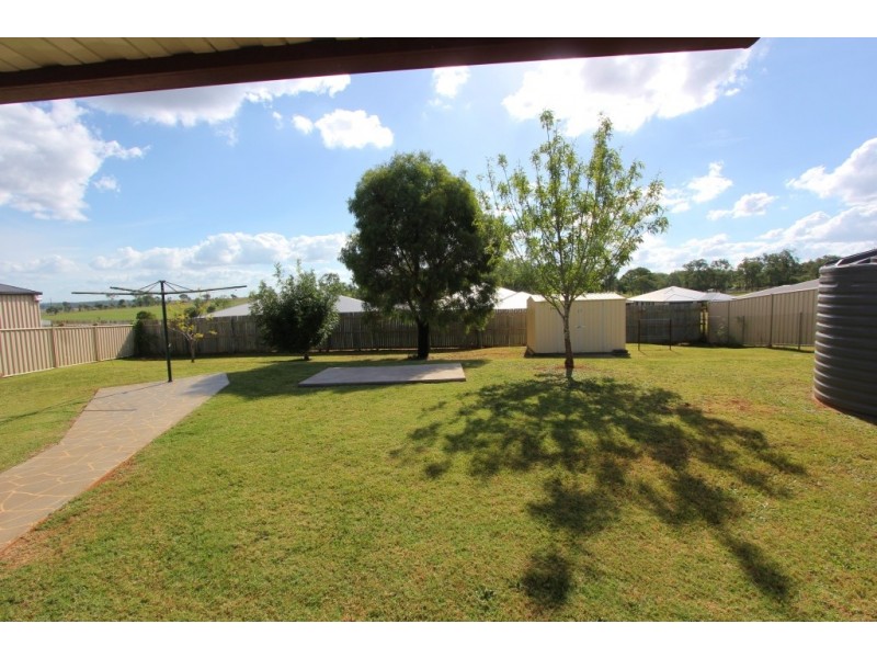 82 Windsor Circle, Kingaroy QLD 4610