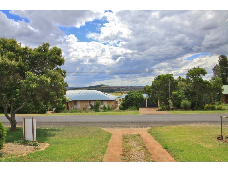 25a MOORE STREET, Kingaroy QLD 4610