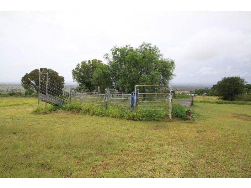 292 CROWNTHORPE ROAD, Tablelands QLD 4605