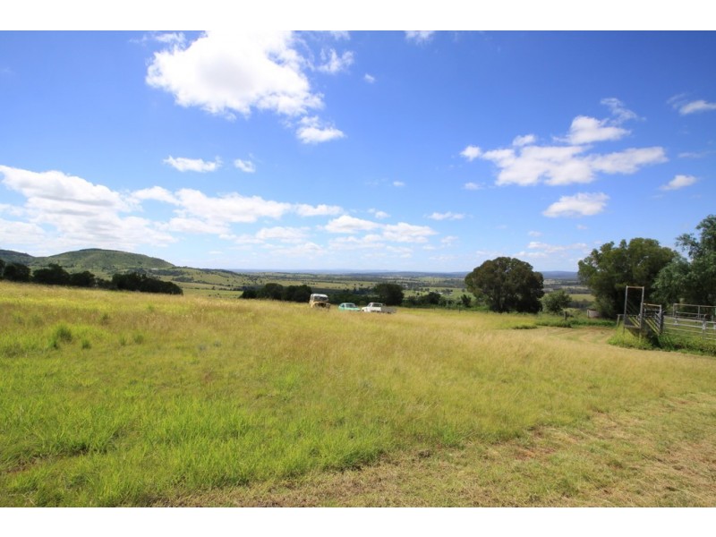 292 CROWNTHORPE ROAD, Tablelands QLD 4605