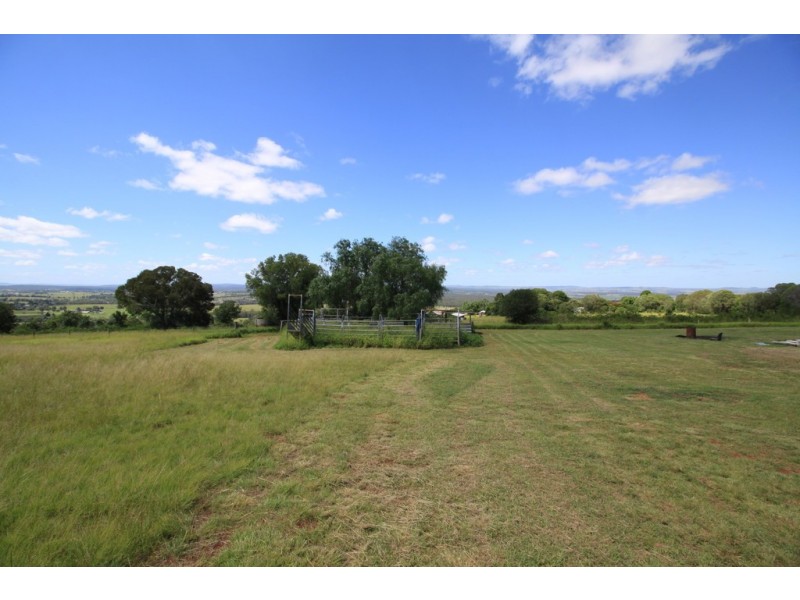 292 CROWNTHORPE ROAD, Tablelands QLD 4605