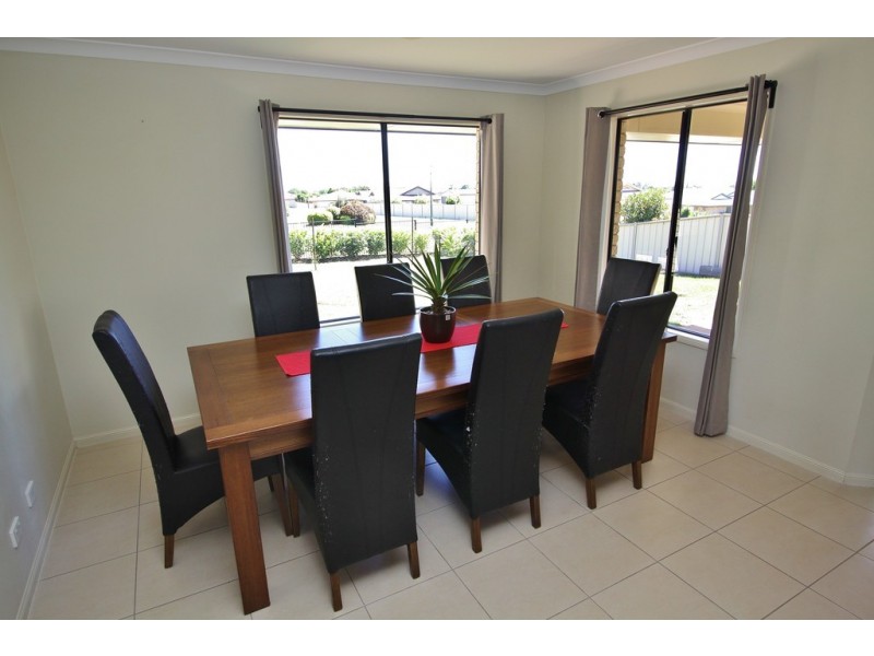 17 BRIDGEMAN PARADE, Kingaroy QLD 4610