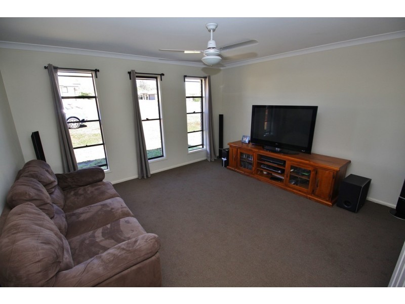 17 BRIDGEMAN PARADE, Kingaroy QLD 4610