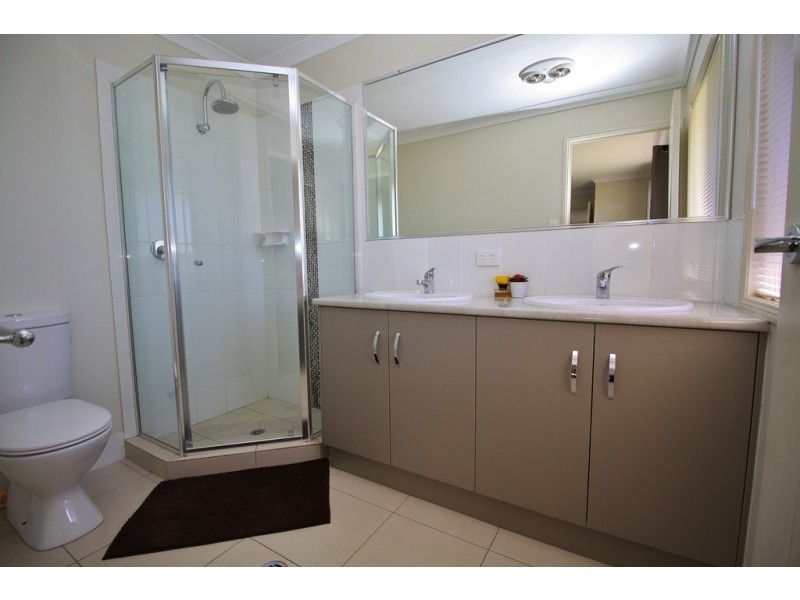 17 BRIDGEMAN PARADE, Kingaroy QLD 4610