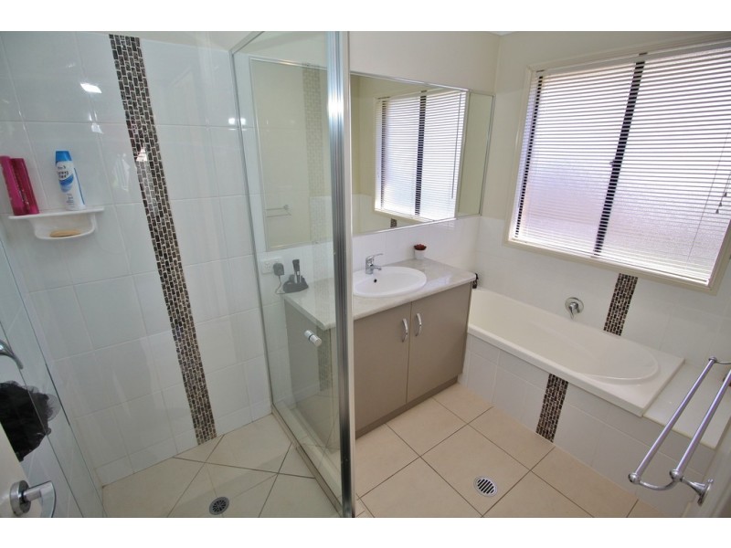 17 BRIDGEMAN PARADE, Kingaroy QLD 4610