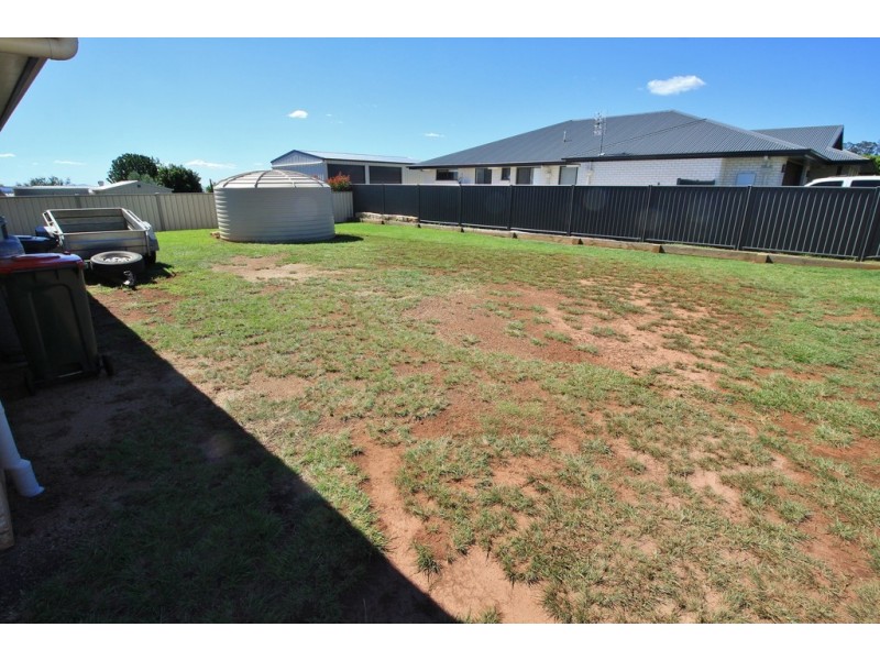 17 BRIDGEMAN PARADE, Kingaroy QLD 4610