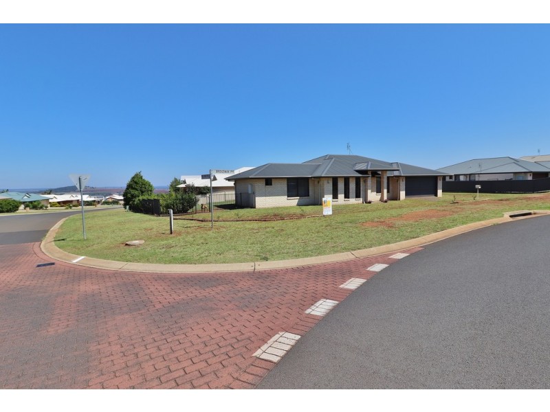 17 BRIDGEMAN PARADE, Kingaroy QLD 4610