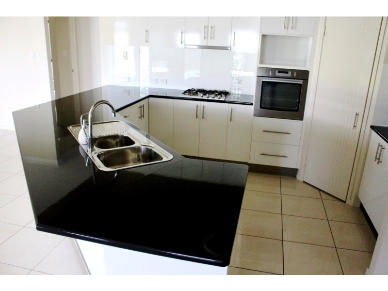 12 Allan Place, Kingaroy QLD 4610