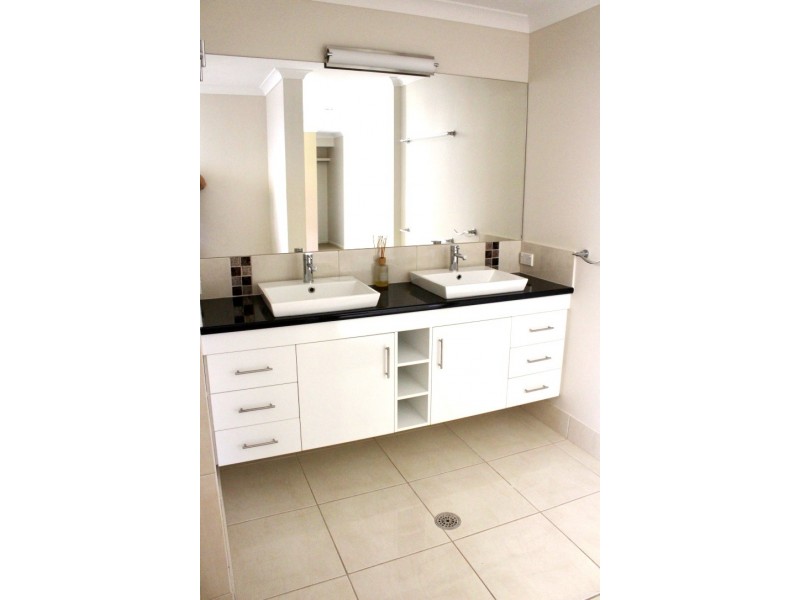 12 Allan Place, Kingaroy QLD 4610