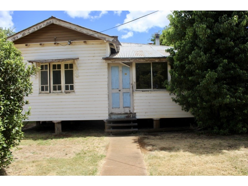 34 Avoca Street, Kingaroy QLD 4610