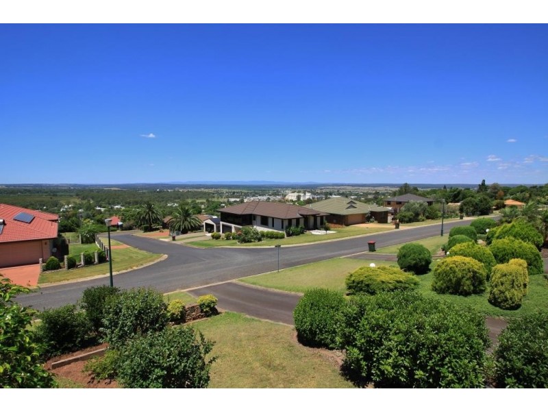 14 FREEMAN COURT, Kingaroy QLD 4610