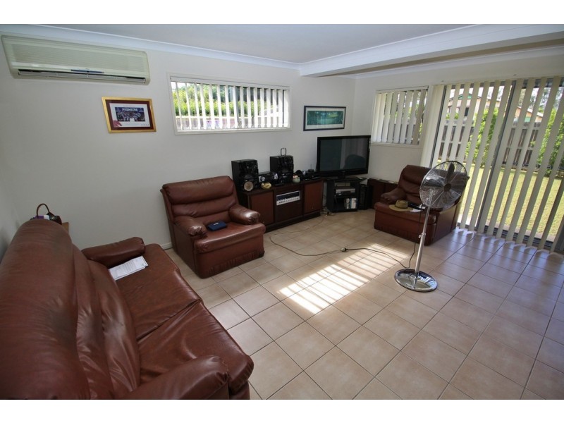 1 6 GLADYS STREET, Kingaroy QLD 4610