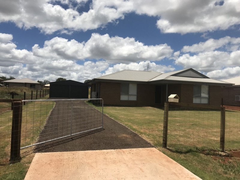 8 Earl Street, Memerambi QLD 4610