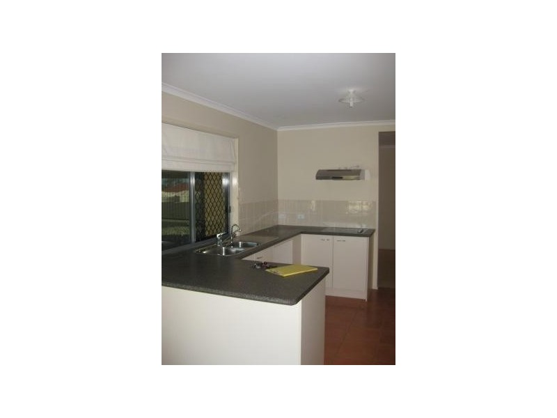 11 Hillview Pde, Kingaroy QLD 4610