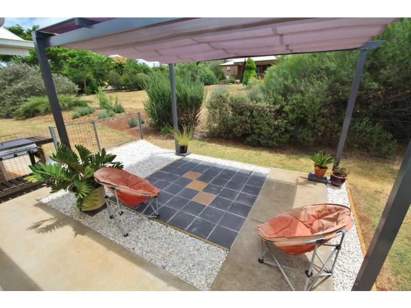 2 PINE COURT, Kingaroy QLD 4610