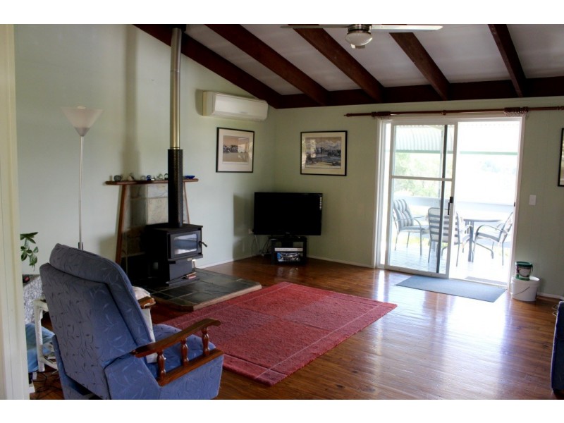 74 Hicken Way, Nanango QLD 4615