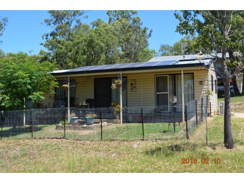 32 Beresford Street, Proston QLD 4613