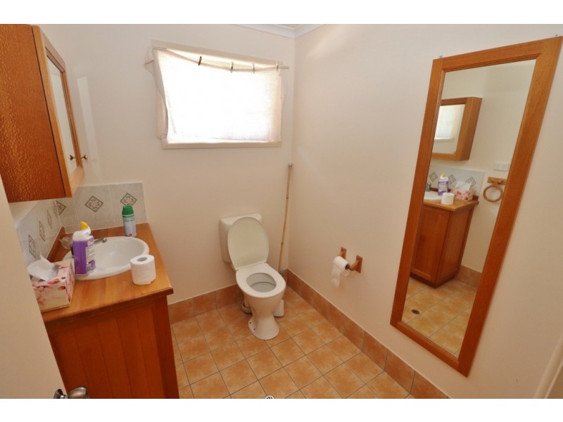 25 REDMANS ROAD, Kingaroy QLD 4610