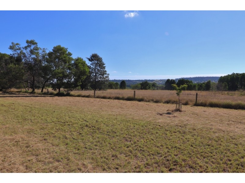 25 REDMANS ROAD, Kingaroy QLD 4610