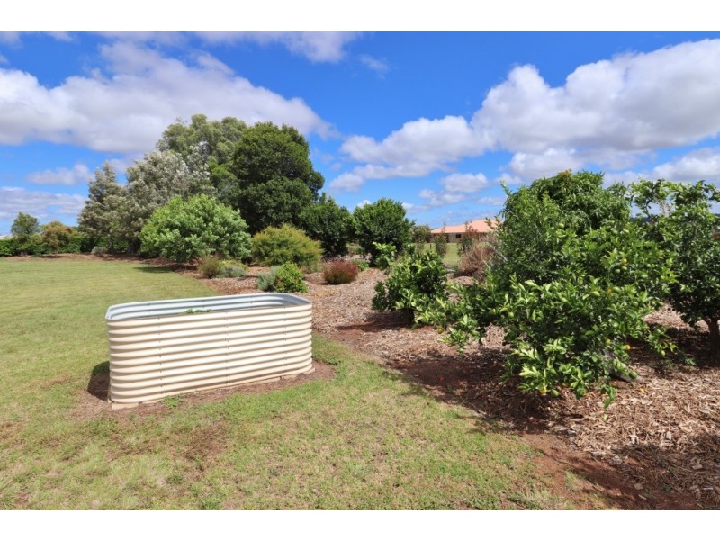 37 Macaulay Drive, Kingaroy QLD 4610