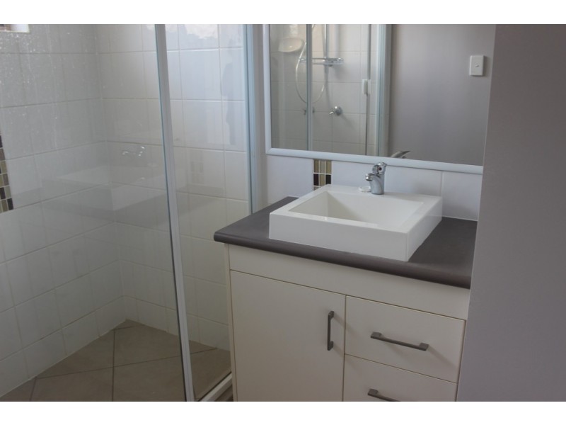 Unit 4 / 27-29 James Street, Kingaroy QLD 4610