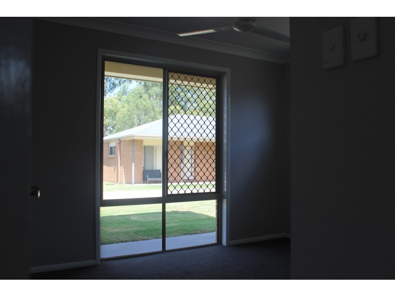 Unit 4 / 27-29 James Street, Kingaroy QLD 4610