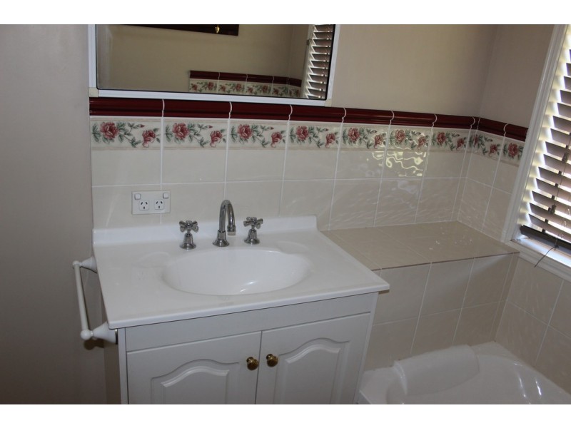 5 Dell Court, Kingaroy QLD 4610