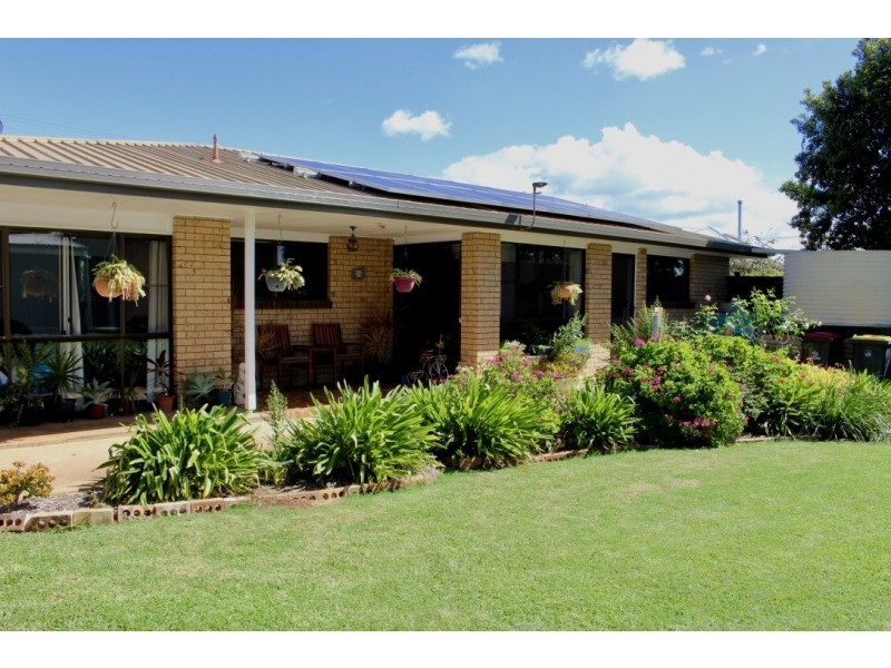 10 GLADYS STREET, Kingaroy QLD 4610