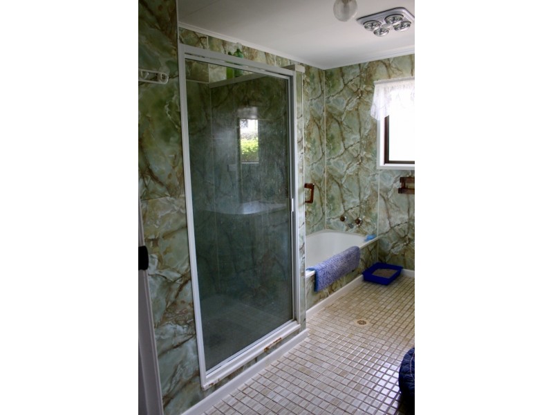 10 GLADYS STREET, Kingaroy QLD 4610