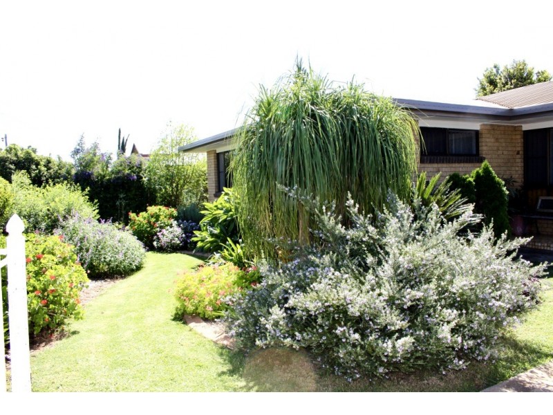 10 GLADYS STREET, Kingaroy QLD 4610