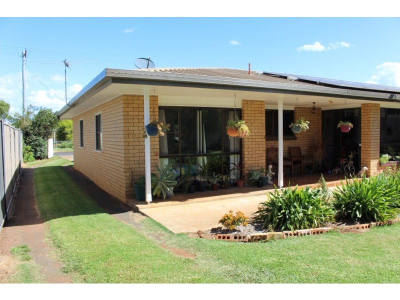 10 GLADYS STREET, Kingaroy QLD 4610